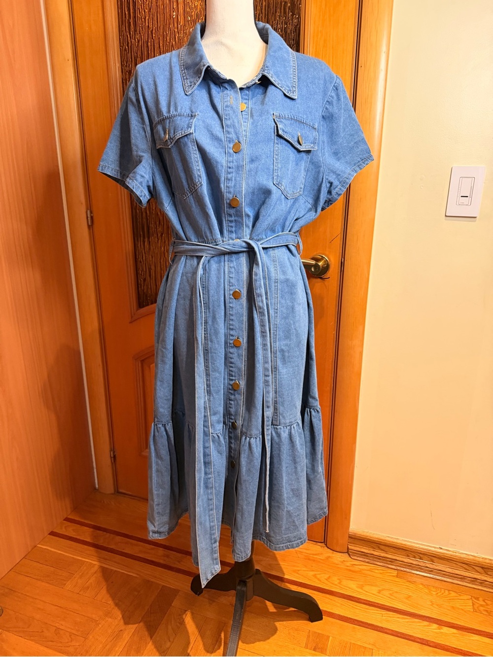 Zara Light Blue Button-Front Denim Midi Dress with Tie Waist